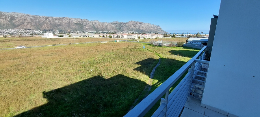 2 Bedroom Property for Sale in Gordons Bay Central Western Cape